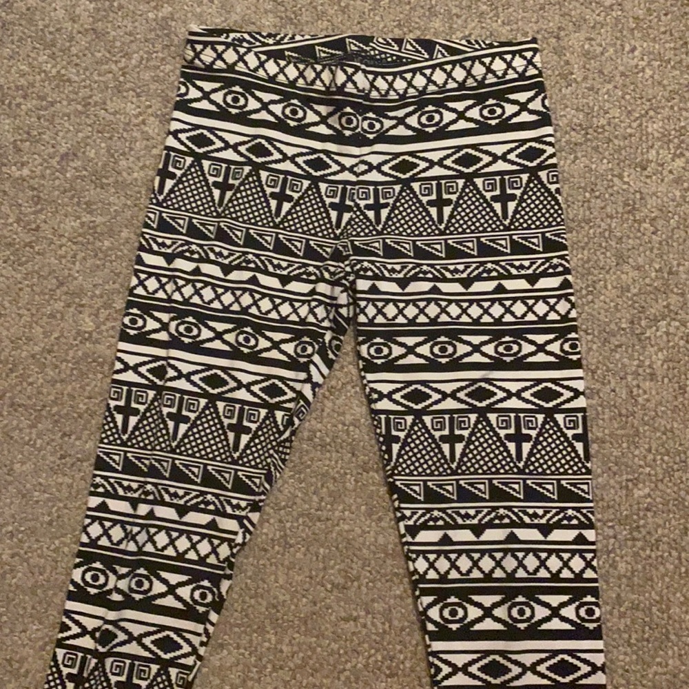 💗2 FOR $10 SALE💗 Geometric print leggings, large